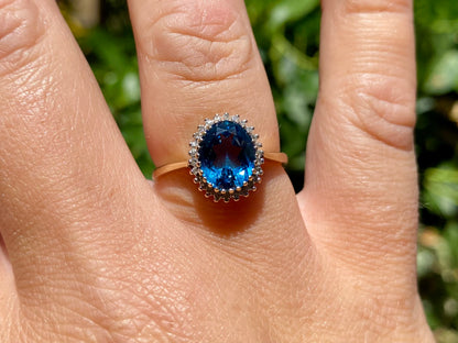 Vintage 9ct Gold Topaz & Diamond Ring