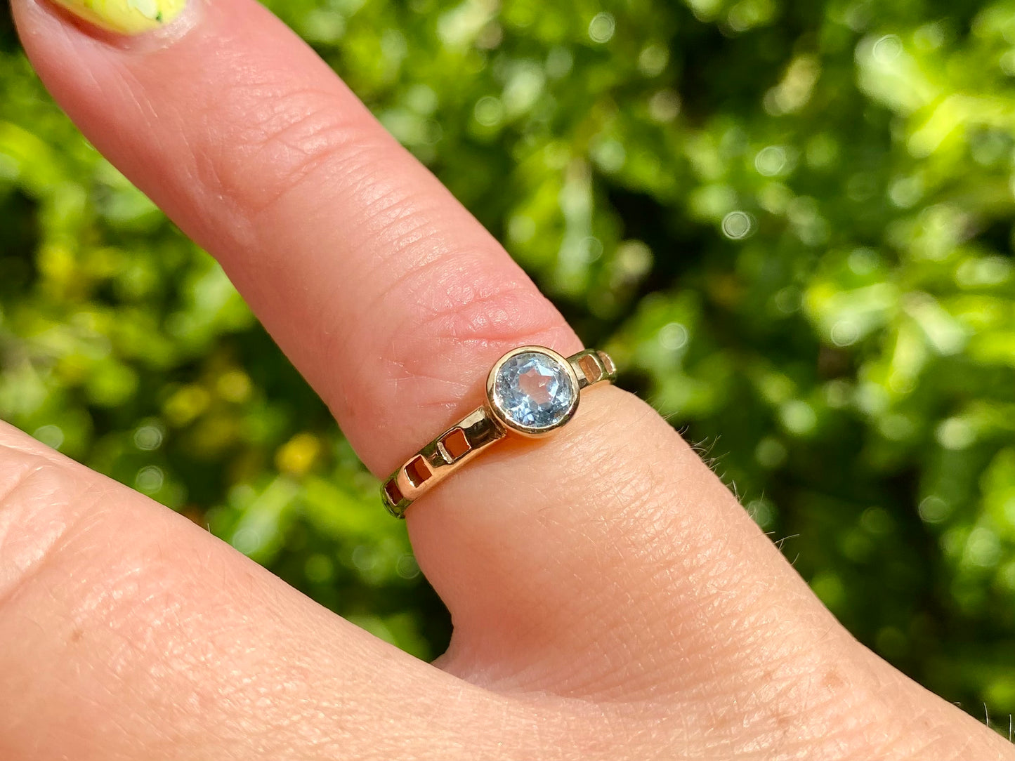 9ct Gold Topaz Ring