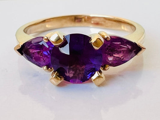 9ct Gold Amethyst Ring