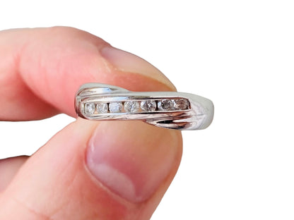 9ct Gold 0.25ct Diamond Crossover Ring
