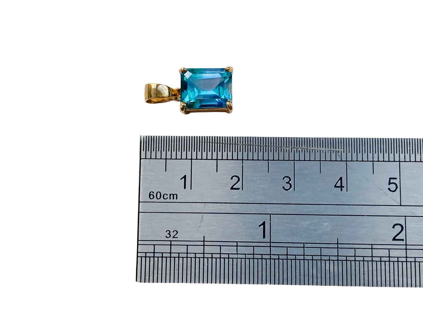 9ct Gold Topaz Pendant