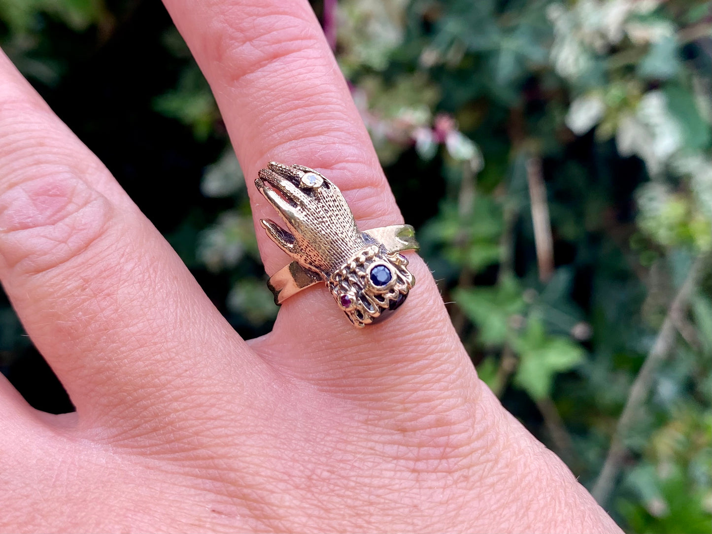 Vintage 9ct Gold Hand Ring