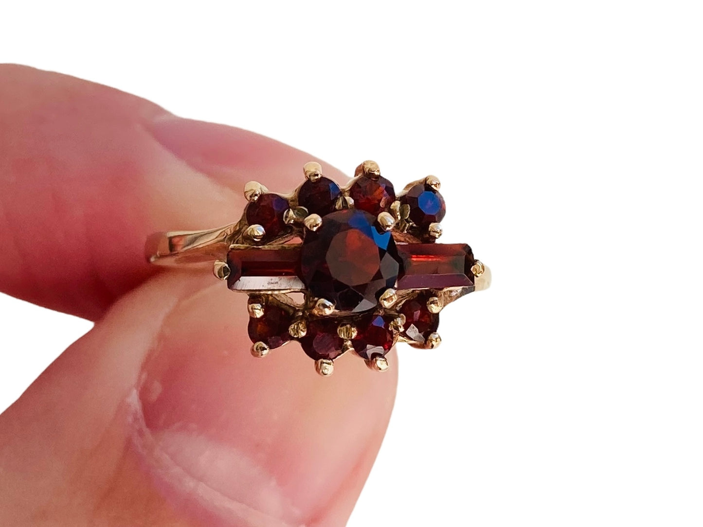 Vintage 9ct Gold Garnet Ring