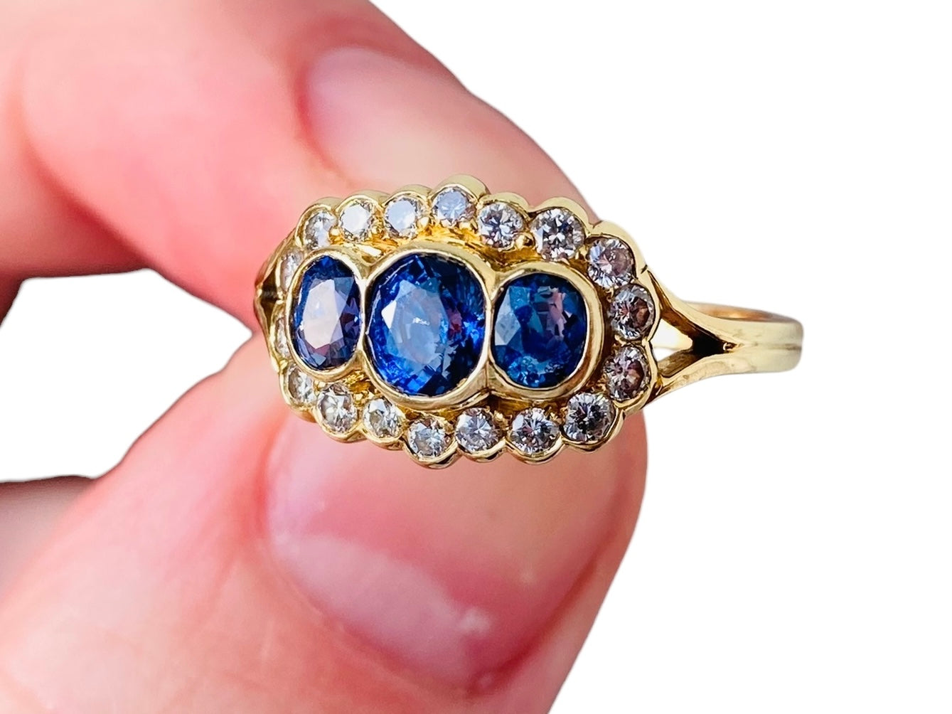 Vintage 18ct Gold Sapphire & Diamond Ring