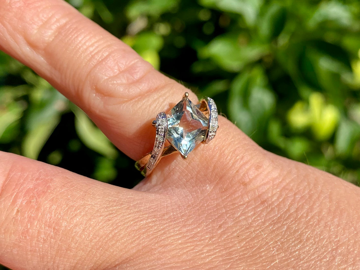 9ct Gold Green Amethyst & Diamond Ring