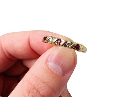 9ct Gold Ruby & Diamond Ring