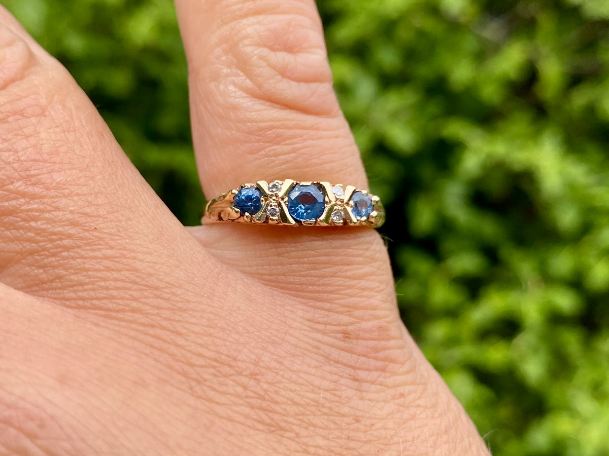 9ct Gold Sapphire & Diamond Ring