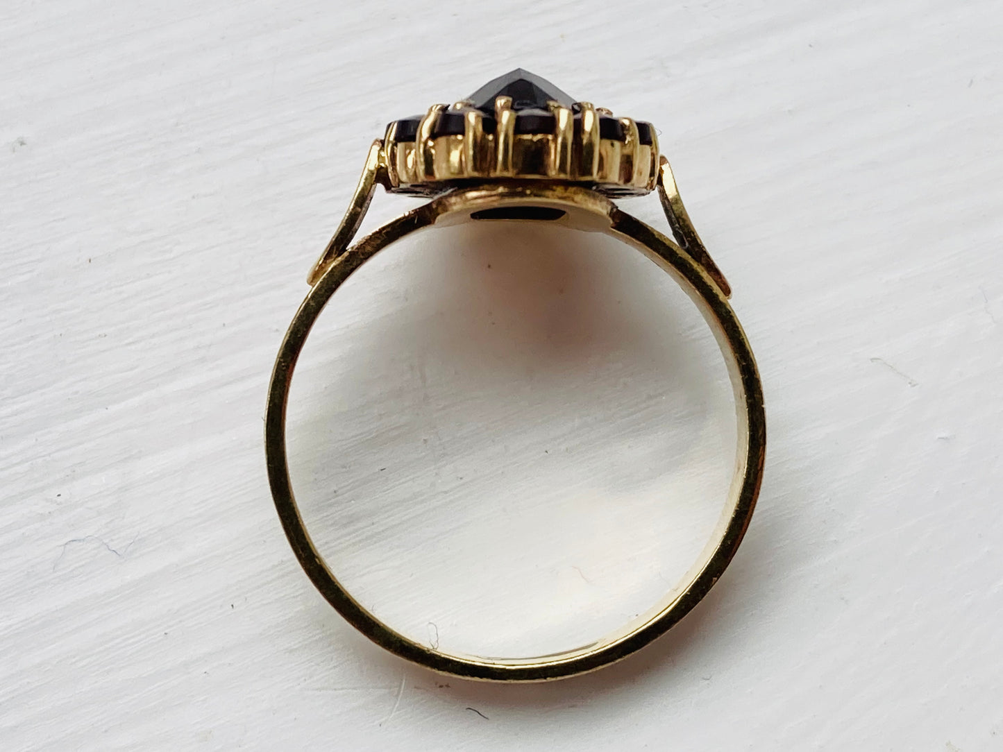 Vintage 9ct Gold Garnet Ring