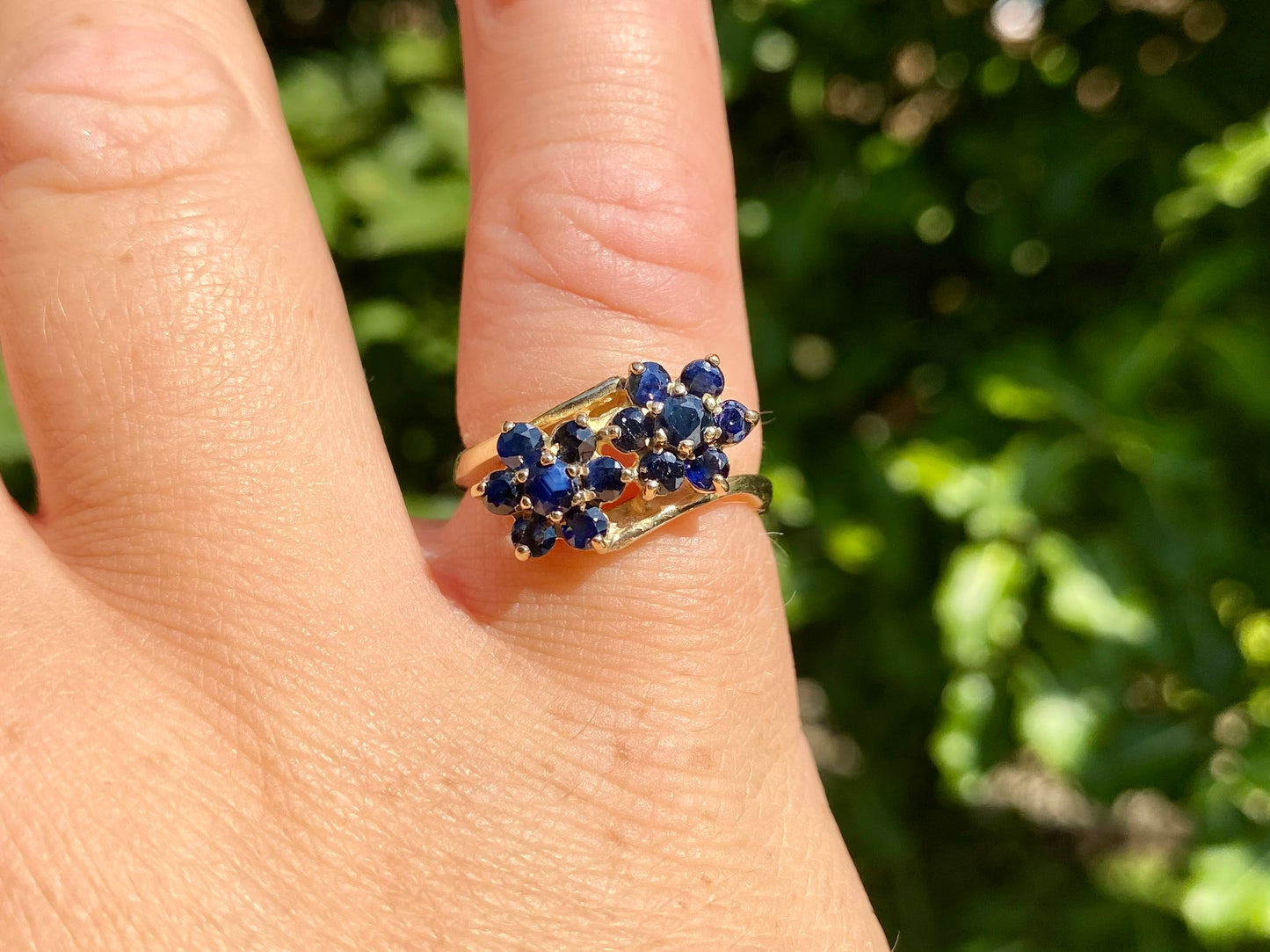Vintage 9ct Gold Sapphire Double Daisy Ring