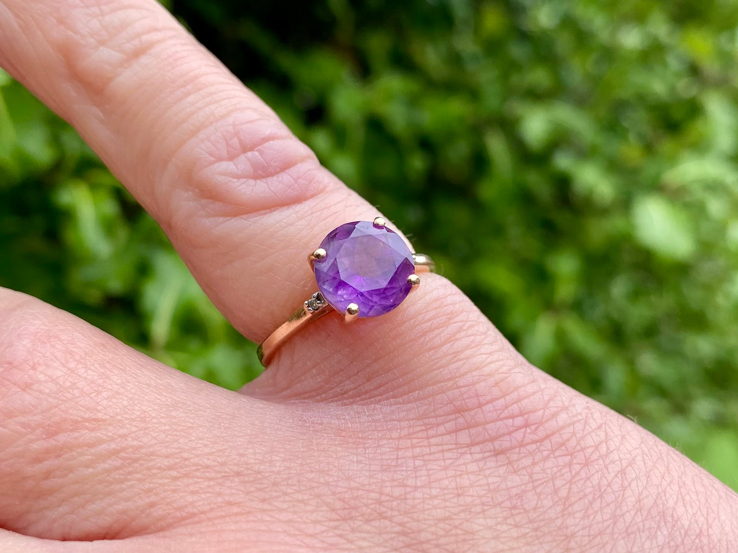 9ct Gold Amethyst & Diamond Ring