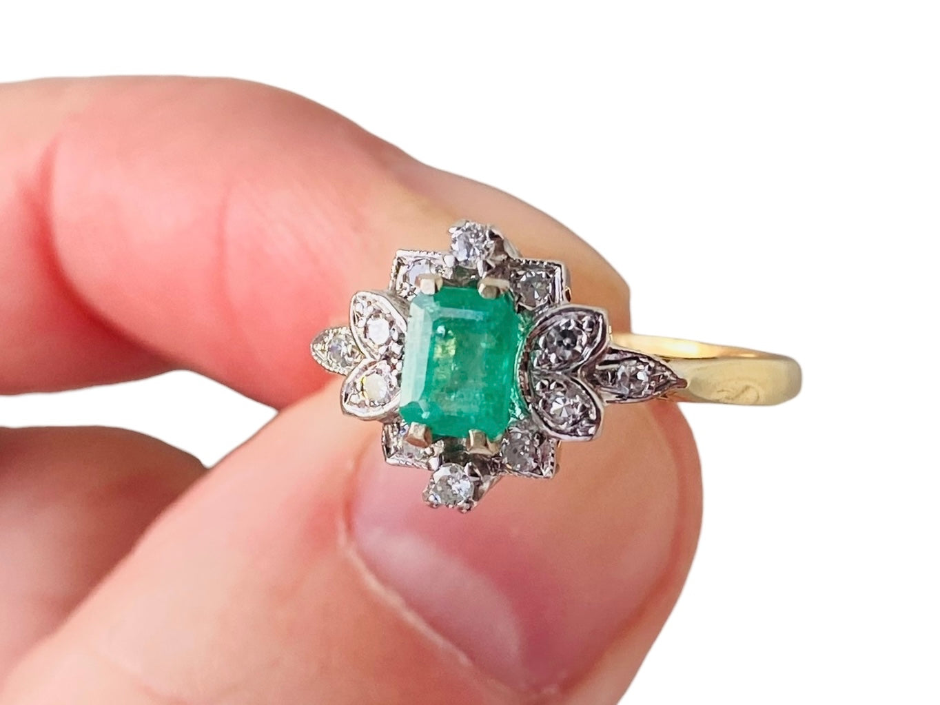 Vintage 18ct Gold Emerald & Diamond Ring