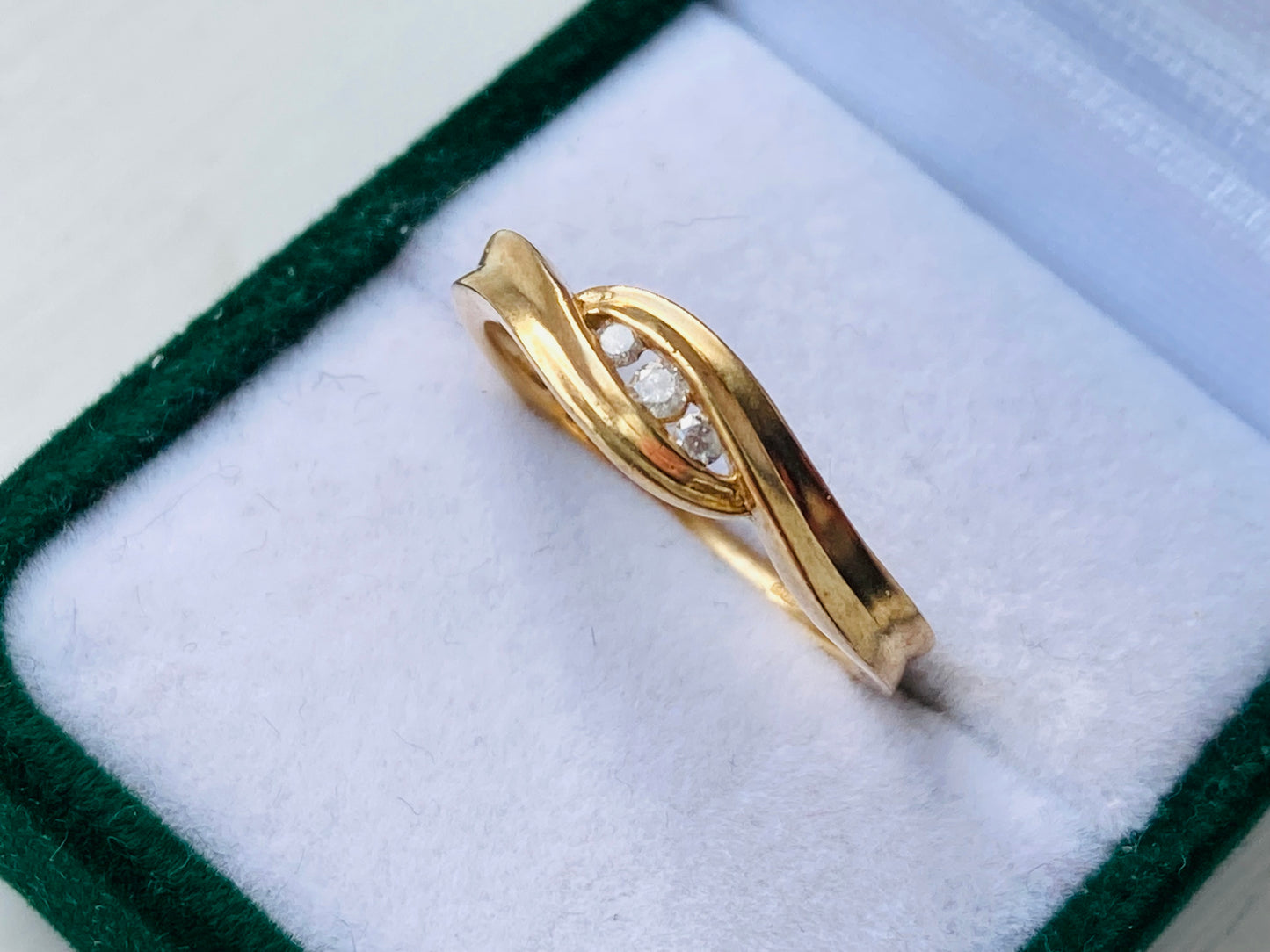 9ct Gold Diamond Ring