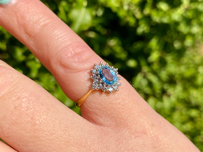Vintage 18ct Gold Aquamarine Diamond Ring