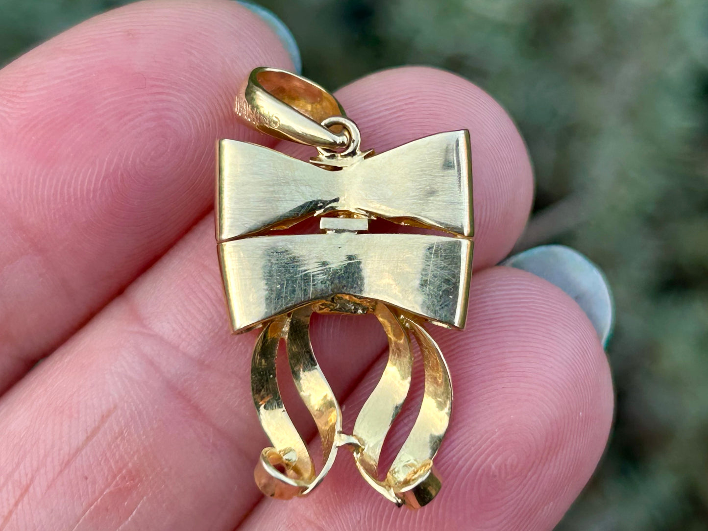 14ct Gold Double Bow Diamond Pendant