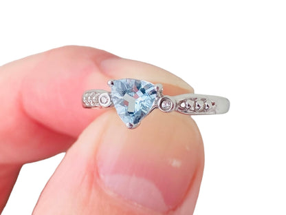9ct Gold Aquamarine & Diamond Ring