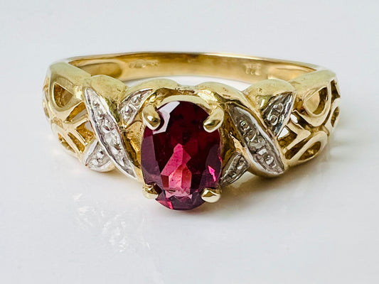 9ct Gold Rhodolite Garnet & Diamond Ring