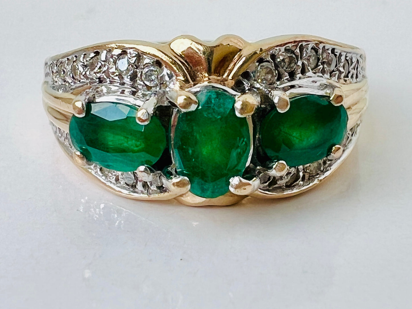 9ct Gold Emerald & Diamond Ring