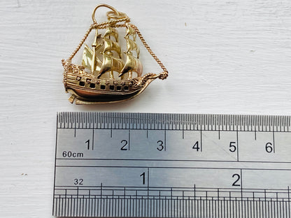 Vintage 9ct Gold Sailing Ship Pendant/Charm