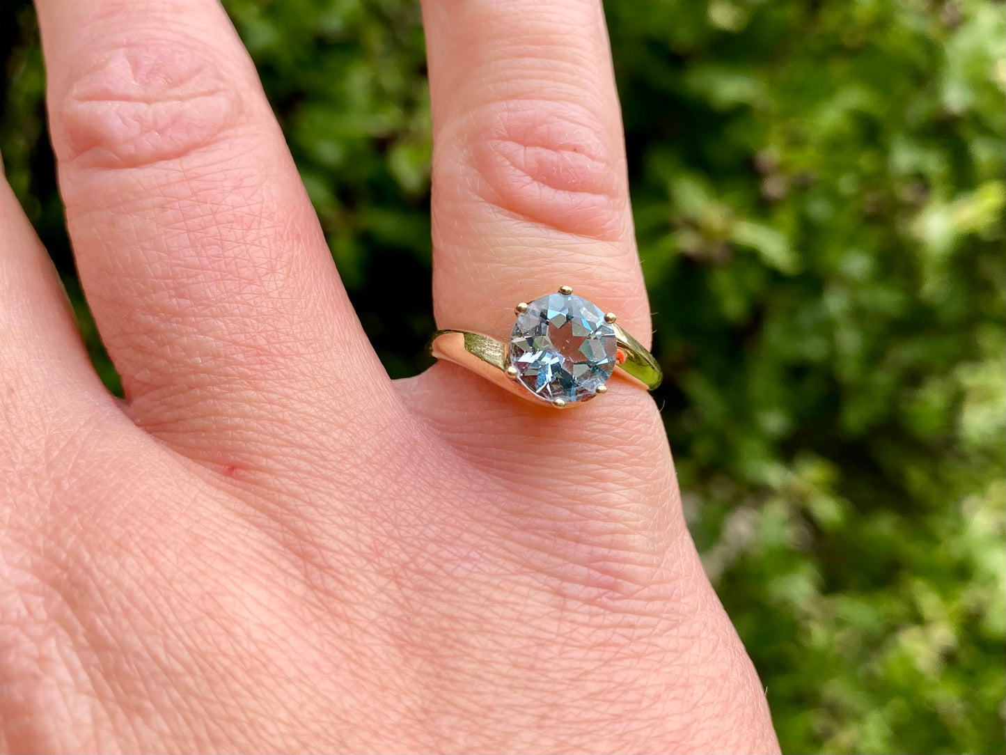 9ct Gold Spinel Ring