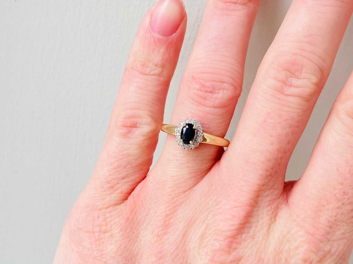 9ct Gold Sapphire & Diamond Ring