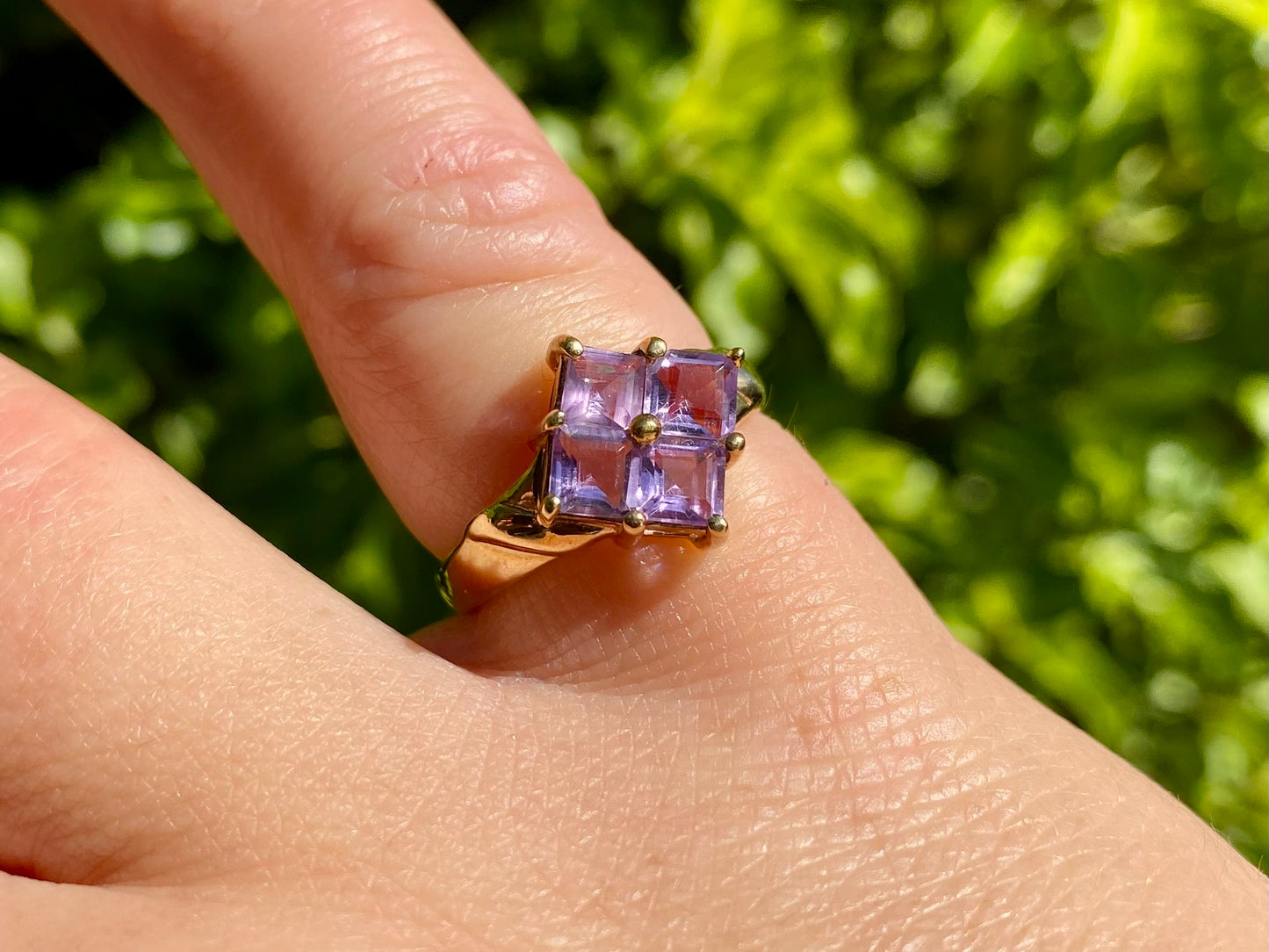 9ct Gold Amethyst Ring