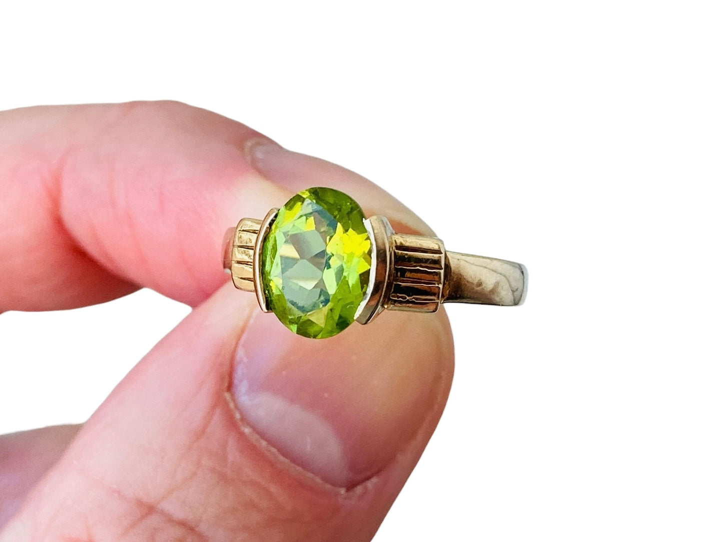 9ct Gold Peridot Ring