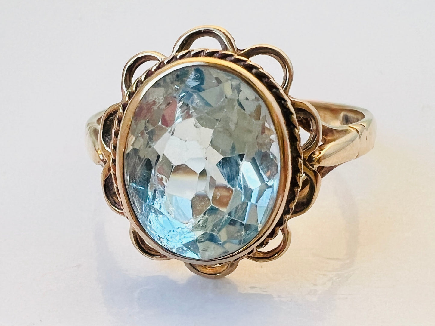9ct Gold Topaz Ring