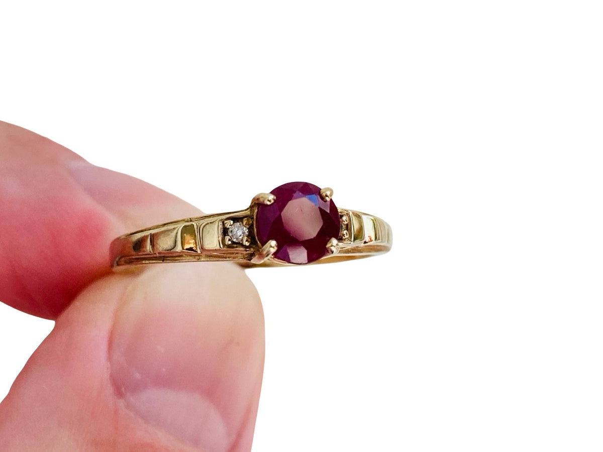 9ct Gold Ruby & Diamond Ring