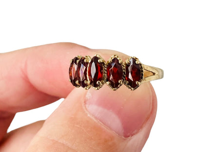 9ct Gold Garnet Ring