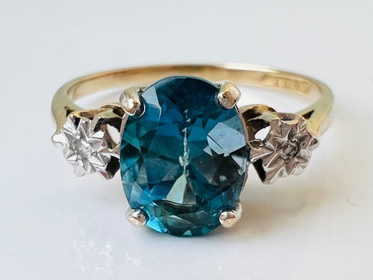 Vintage 9ct Gold Topaz & Diamond Ring