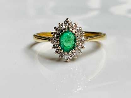 Vintage 18ct Gold Emerald & Diamond Ring