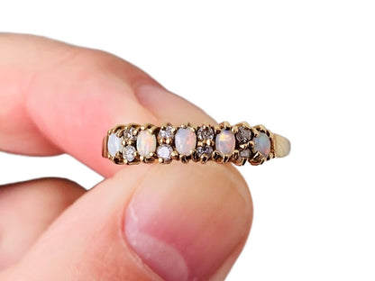 Vintage 9ct Gold Opal & Diamond Ring