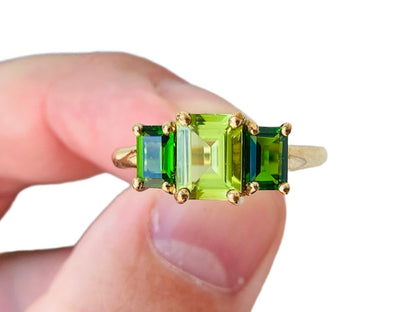 9ct Gold Peridot & Diopside Ring