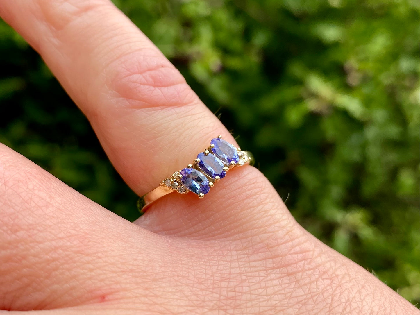 9ct Gold Tanzanite & Diamond Ring