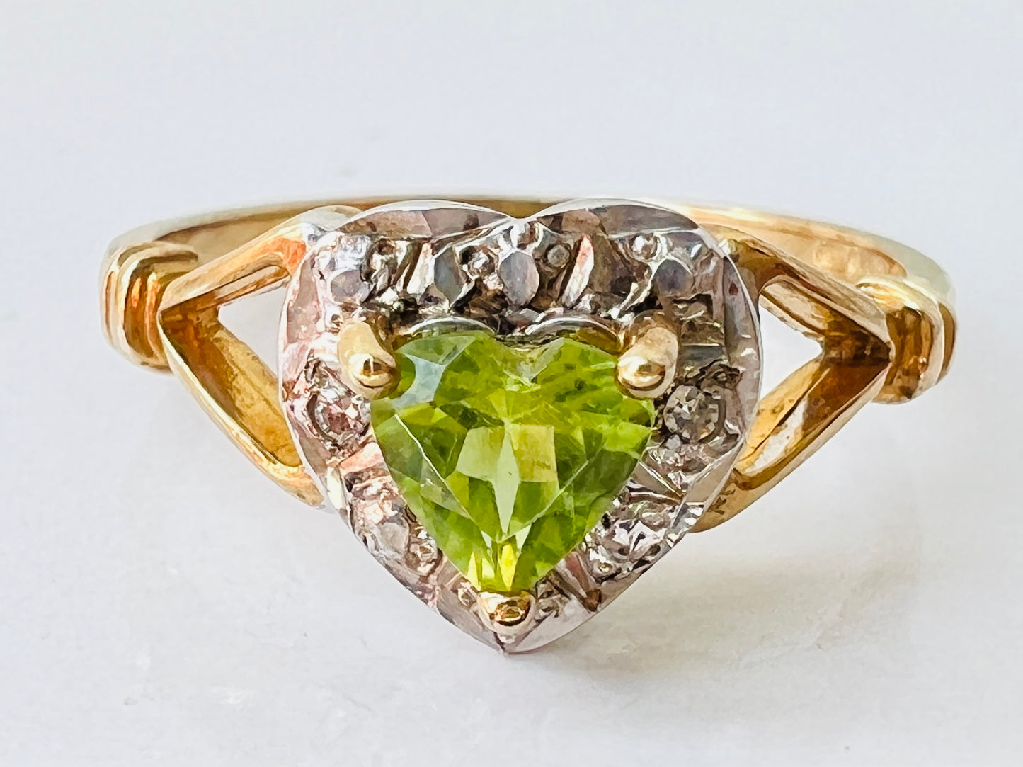 9ct Gold Peridot & Diamond Ring