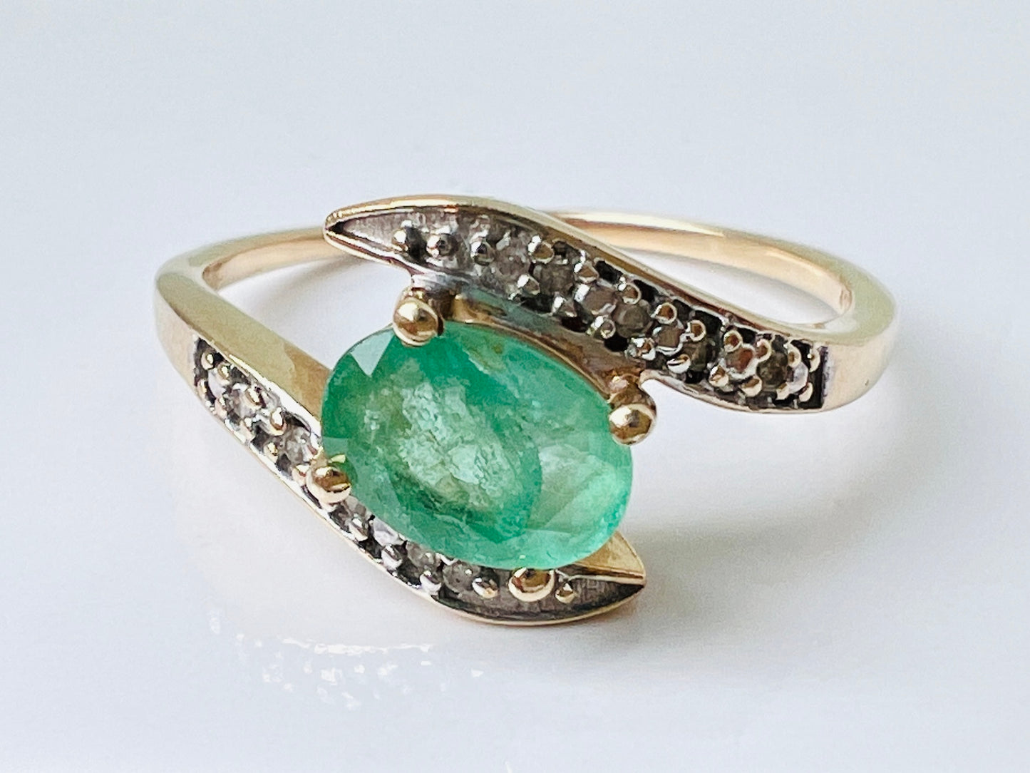 9ct Gold Emerald & Diamond Ring