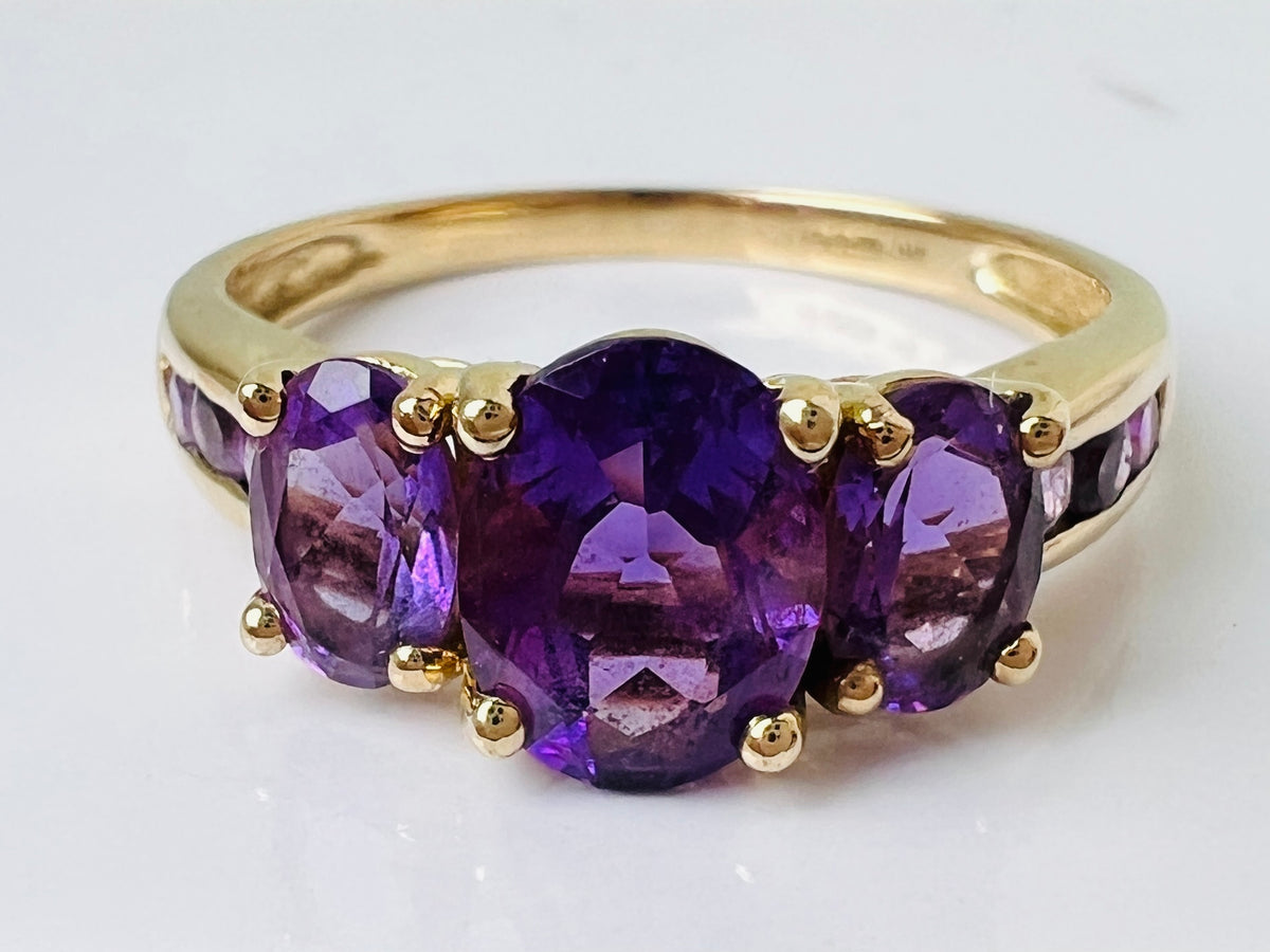 9ct Gold Amethyst Ring