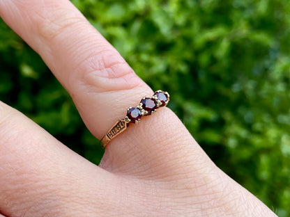 Vintage 9ct Gold Garnet Ring