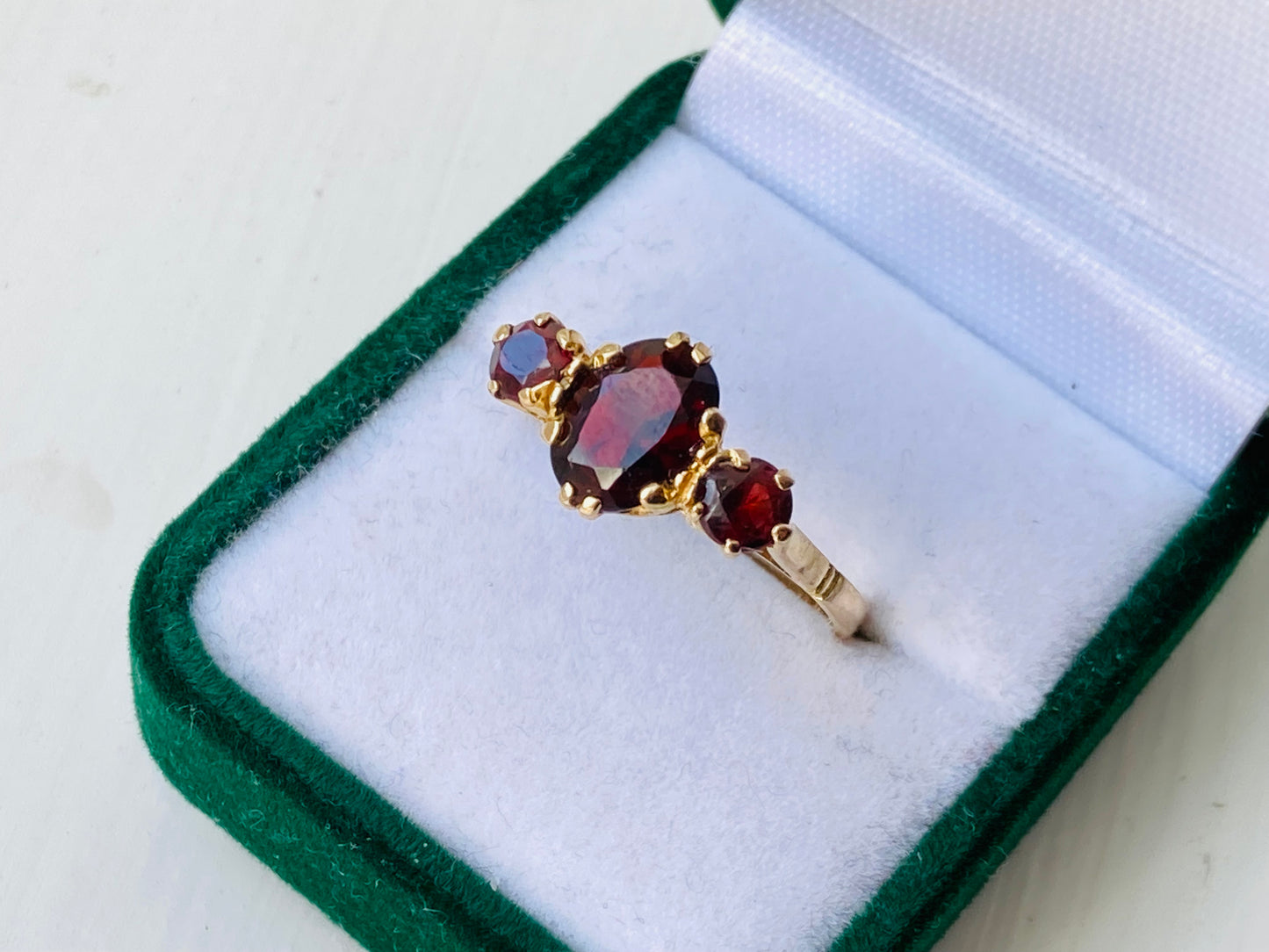 Vintage 9ct Gold Garnet Ring