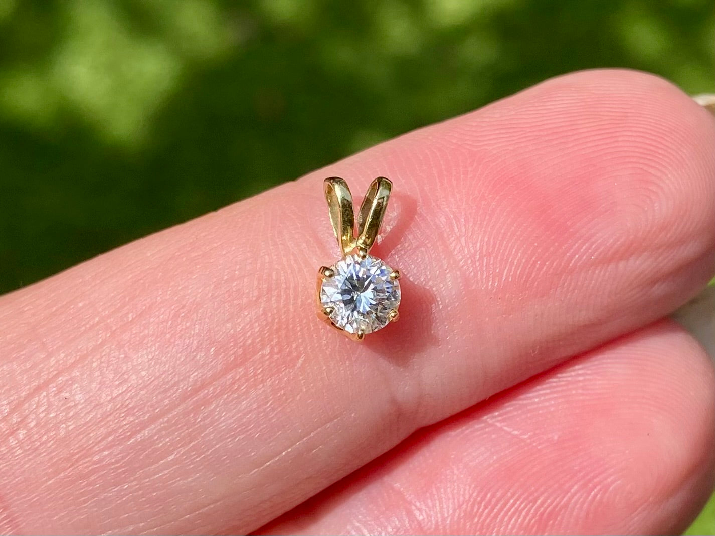 18ct Gold Diamond Solitaire Pendant