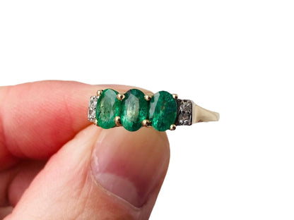 9ct Gold Emerald & White Zircon Ring