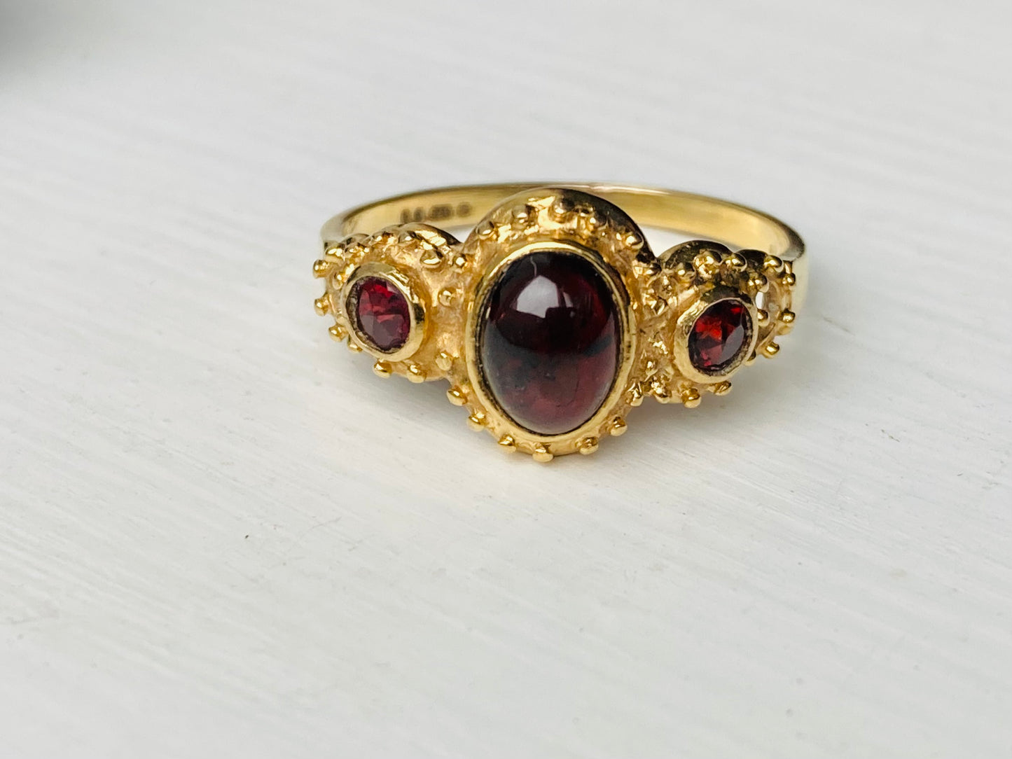 Vintage 9ct Gold Garnet Ring