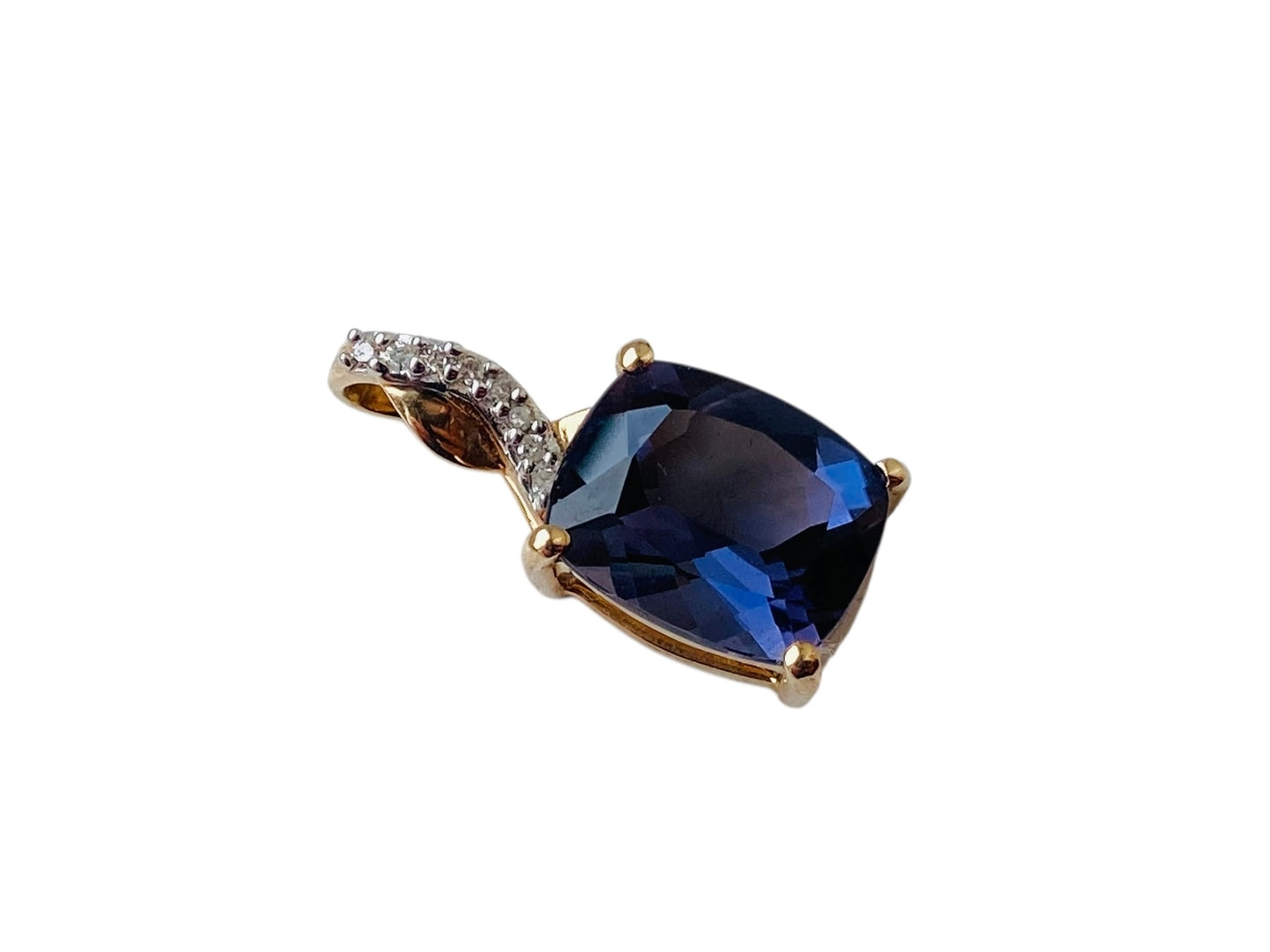 9ct Gold Iolite & Diamond Pendant