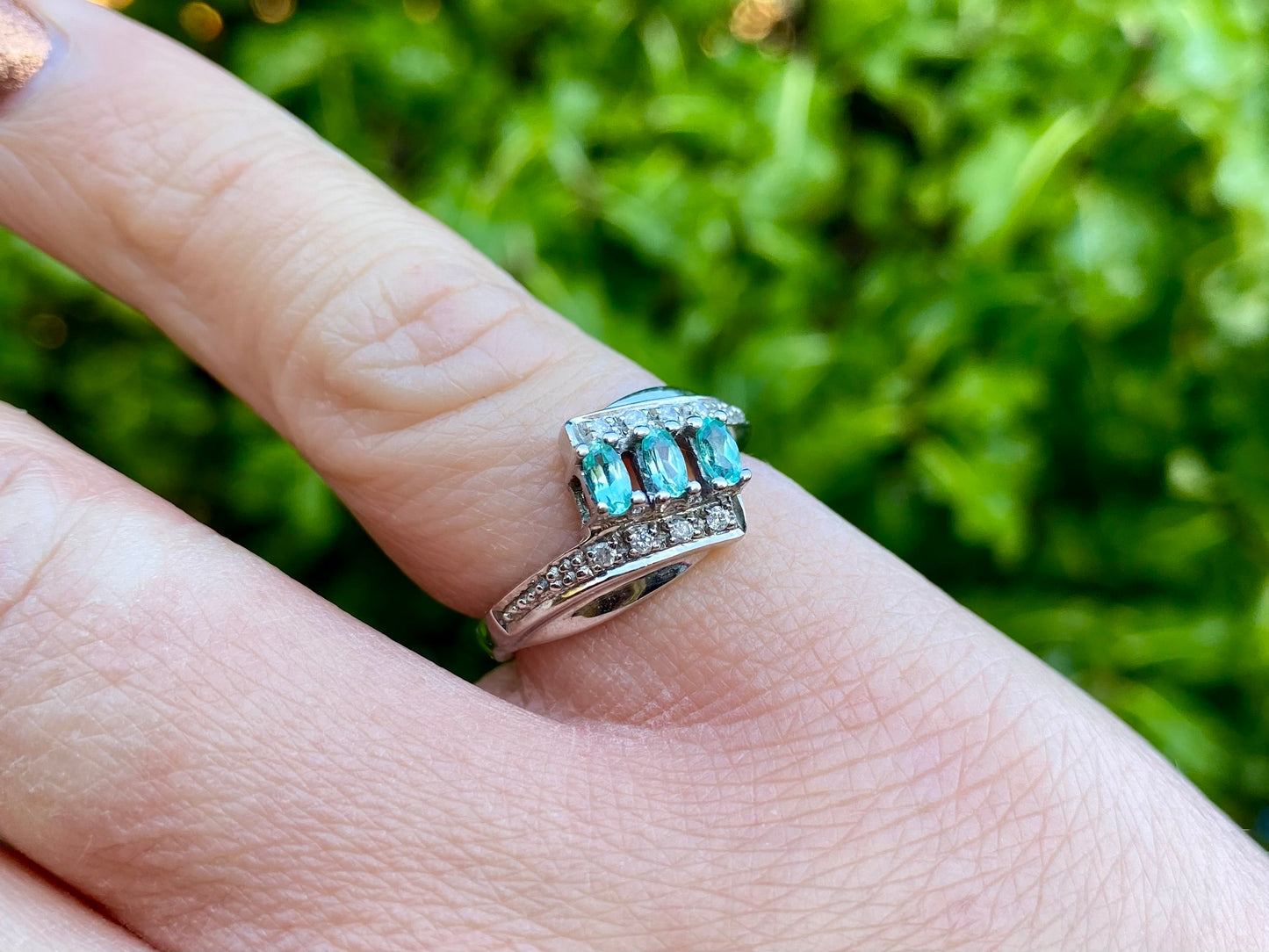 9ct Gold Apatite & Diamond Ring