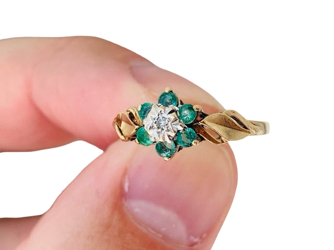 Vintage 9ct Gold Emerald & Diamond Ring