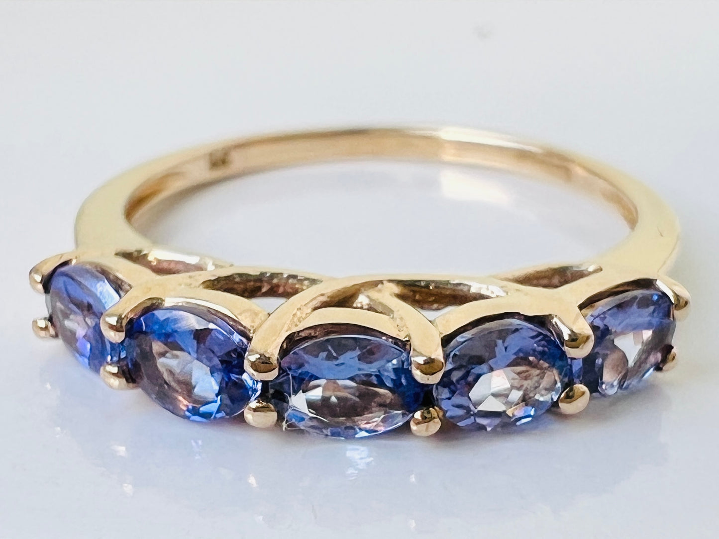 9ct Gold Tanzanite Ring