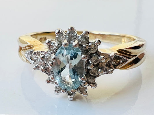 9ct Gold Aquamarine & Diamond Ring