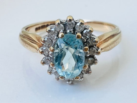 Vintage 9ct Gold Aquamarine & Diamond Ring