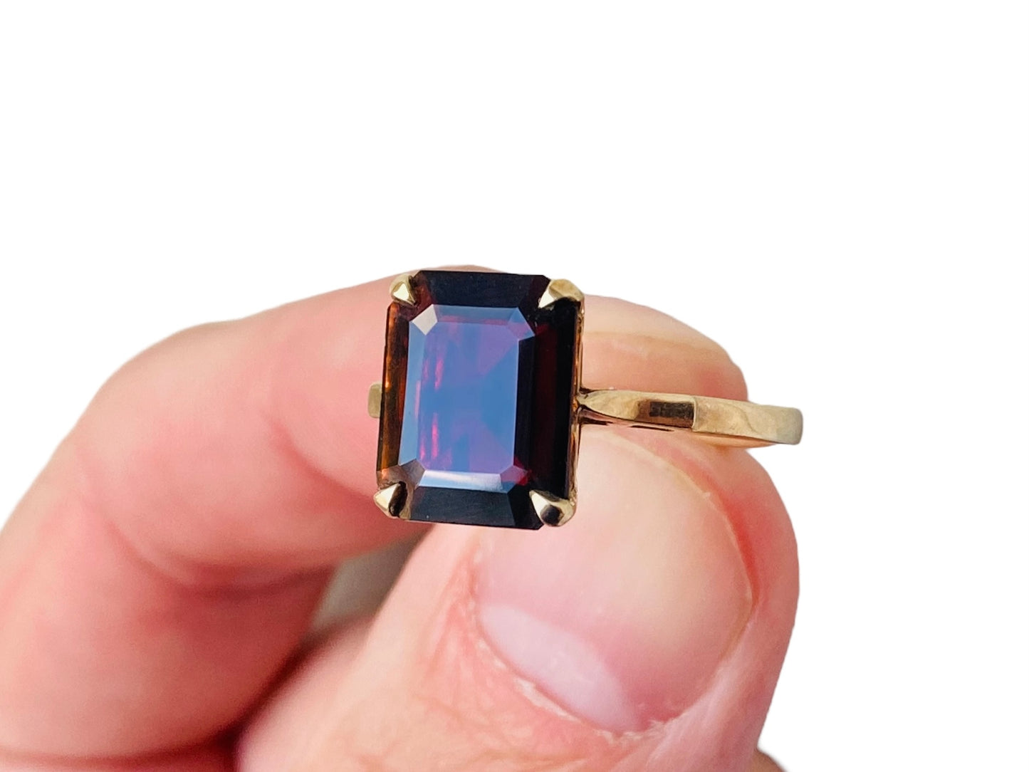 Vintage 9ct Gold Garnet Ring