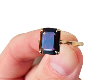 Vintage 9ct Gold Garnet Ring